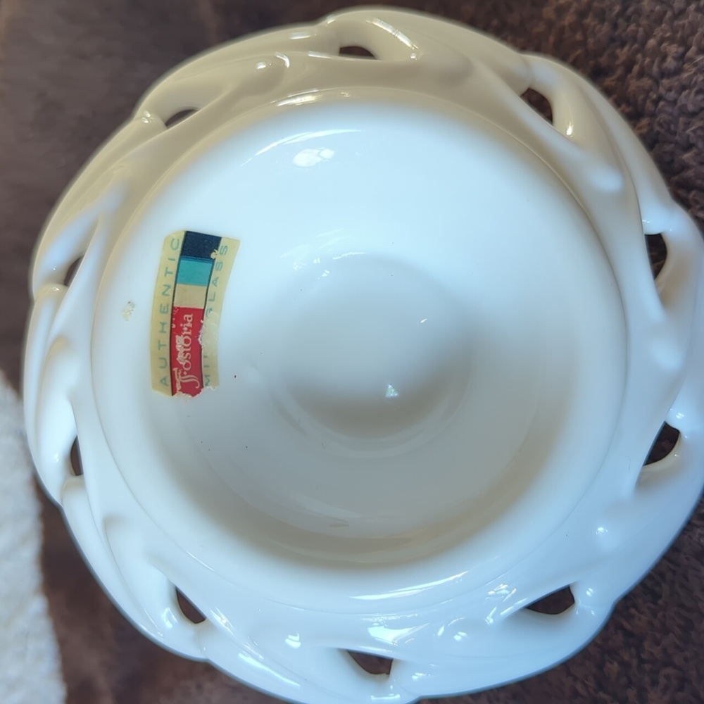 Fostoria Betsy Ross Milk Glass Candle Holder - Picture 5 of 6